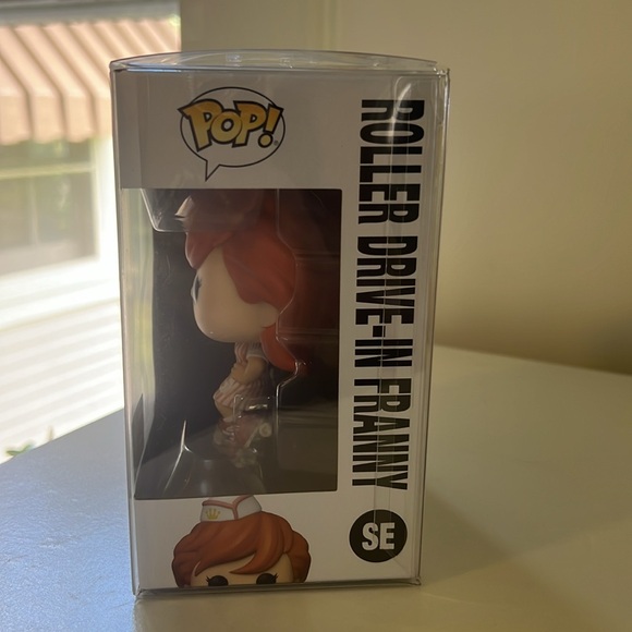 SDCC 2024 Event exclusive Roller Drive-in Franny Funko pop - Picture 4 of 5